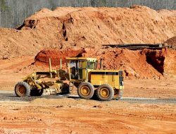 Heavy duty industrial machine tools for precision tasks