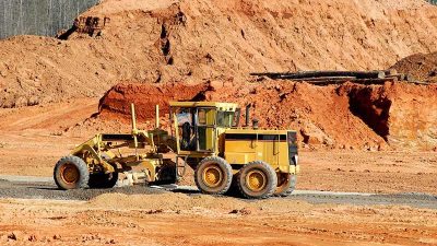 Heavy duty industrial machine tools for precision tasks